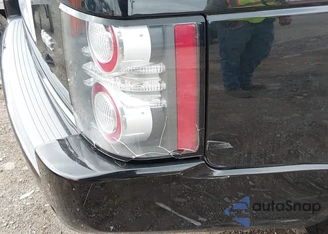 2011 Land Rover Range Rover Hse z USA, uszkodzony, nr VIN SALMF1D43BA329767